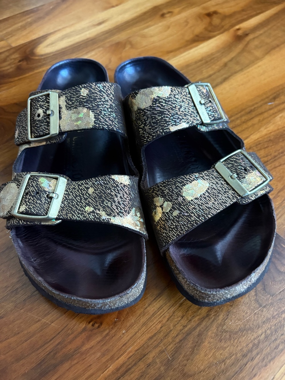 Birkenstock Arizona LUX Arizona Brown & Metallic Sandal in Iridescent Gold, USED - Picture 8 of 17